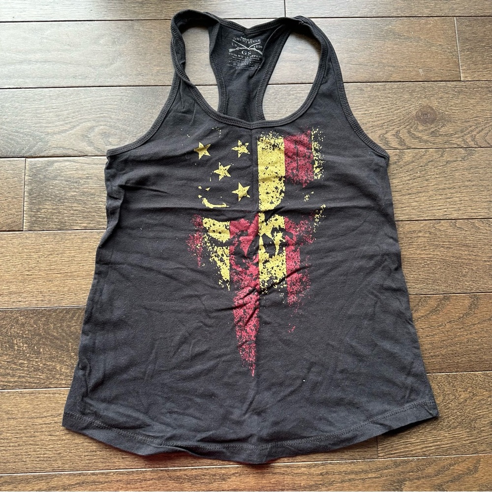 Grunt style tank top with flag skull
